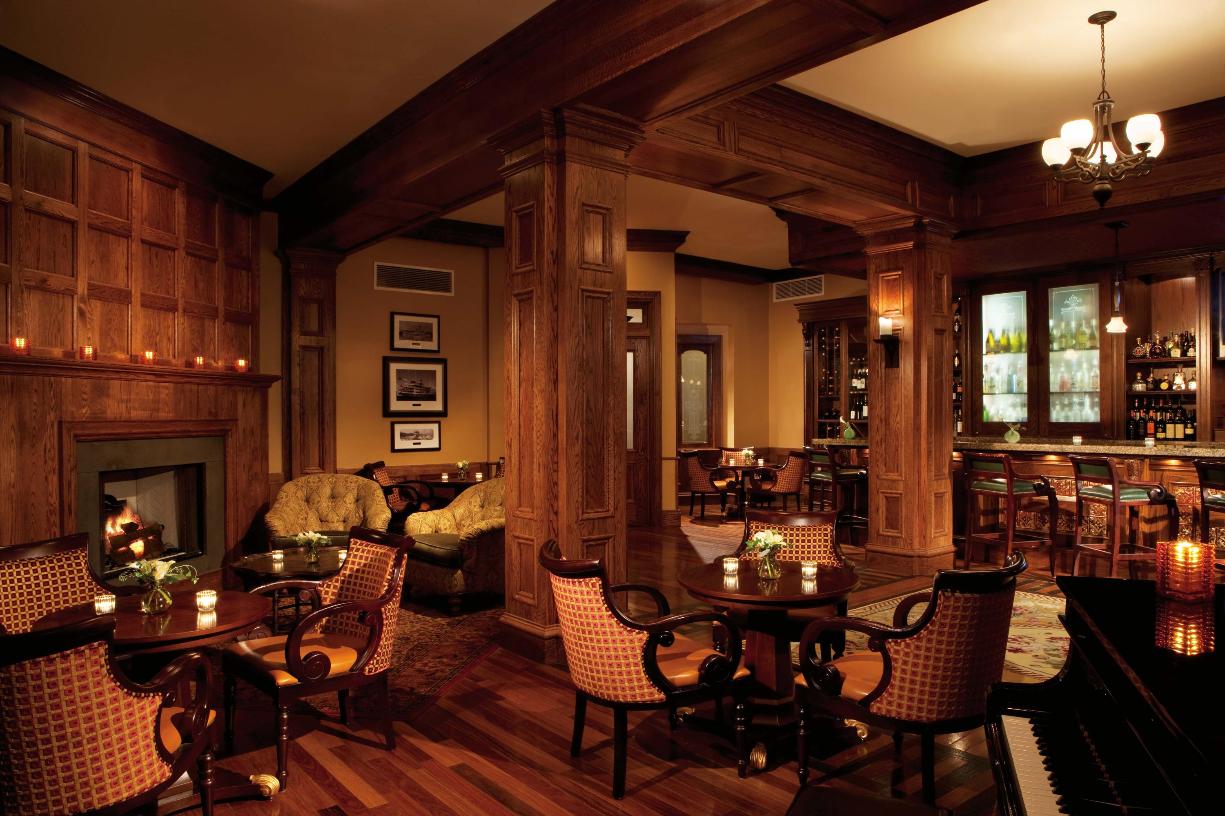 caldwells-lobby-bar_11359_high-thesagamore-com