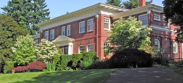 The H.R. Albee House: A 1912 Portland Estate