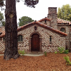 The Arts & Crafts Cottages of Carmel and the Monterey Peninsula