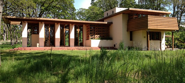 Frank Lloyd Wright Designed One Home In Oregon: The Gordon House