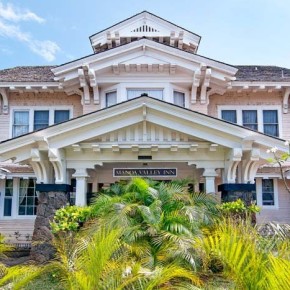 A Hidden Oasis: Hawaii's Historic Manoa Valley Inn Bed & Breakfast